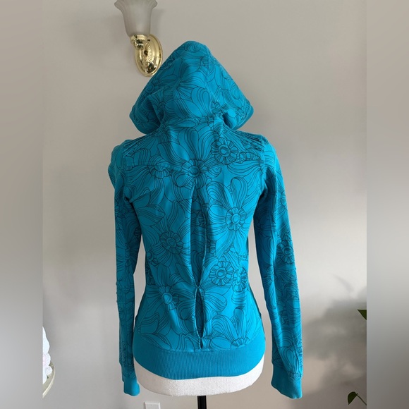 lululemon athletica Blue Floral Hoodie - Picture 7 of 9